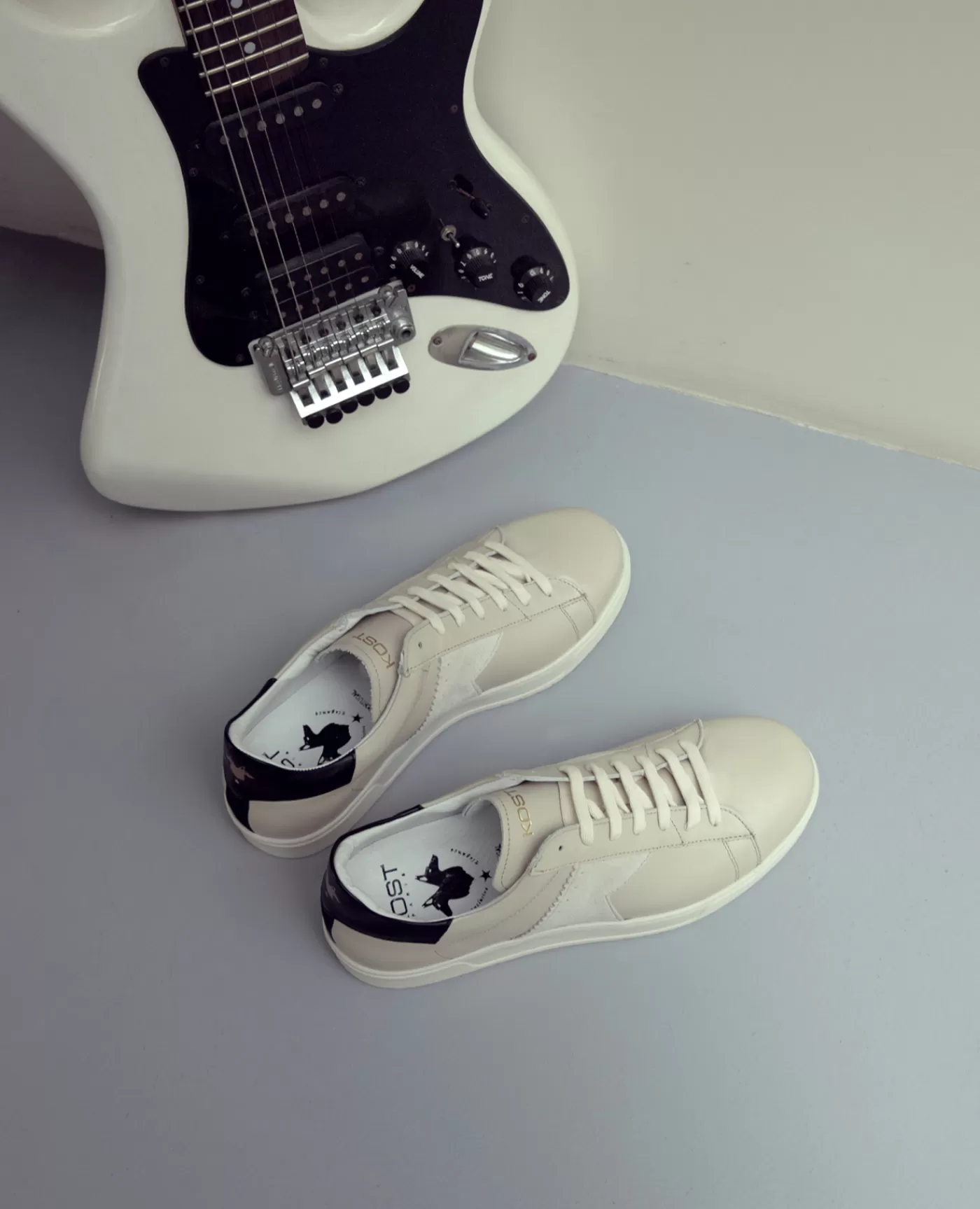 Cheap KOST Paris HOMERUN L  Sneakers Éco-responsable Cuir Beige Mixte Ecru+noir